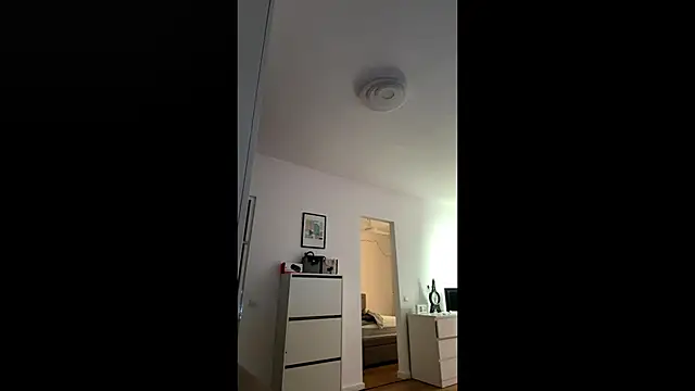 EvaBllake online show from 09/18/25, 06:04