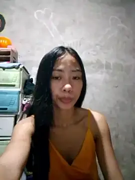 Snapshot of SweetMissPinay18 chatting on 06/04/26, 03:51 SweetMissPinay18 online show from 06/04/26, 03:51