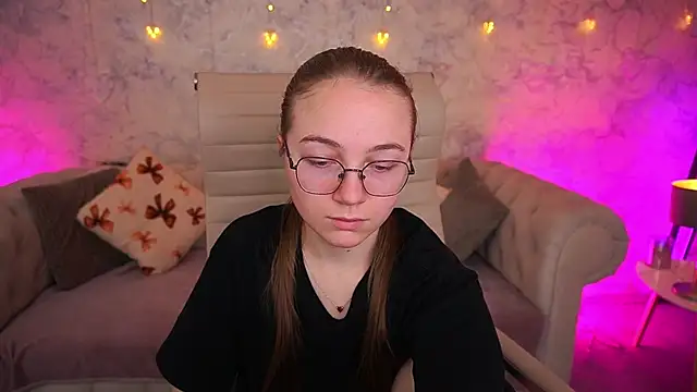ArrinaWairr online show from 04/29/26, 06:50