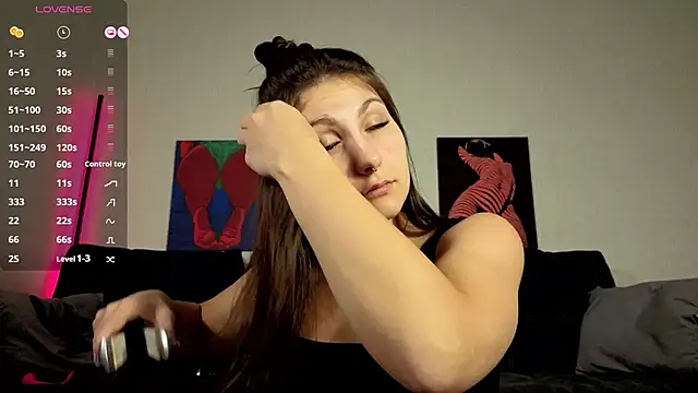 TrixiBell online show from 10/01/25, 04:07