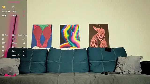 TrixiBell online show from 11/20/25, 04:45