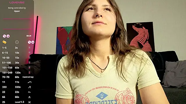 TrixiBell online show from 12/19/25, 04:41