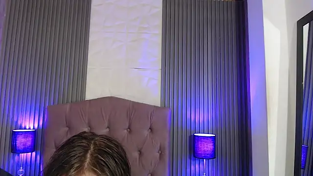 Bonnali lune online show from 03/08/26, 04:05