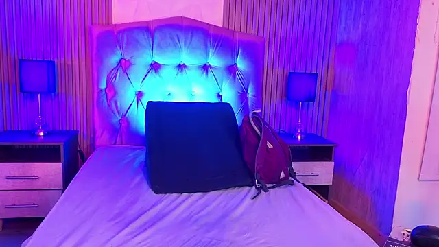 Bonnali lune online show from 03/27/26, 04:18