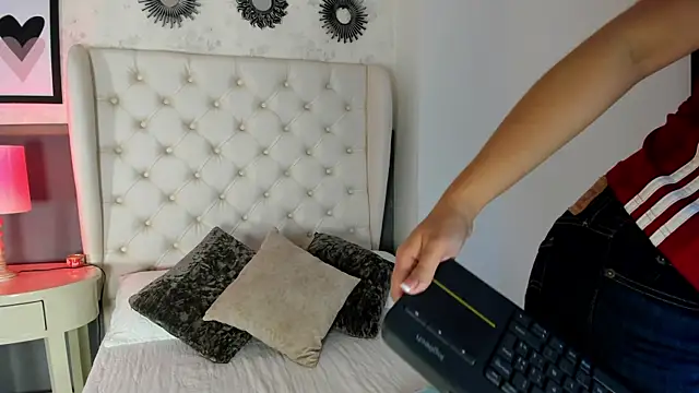 Sasha  sims   online show from 09/28/25, 11:37