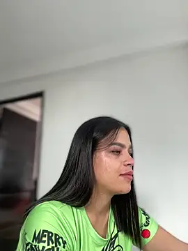 JuanitaMore01 online show from 12/17/25, 07:09