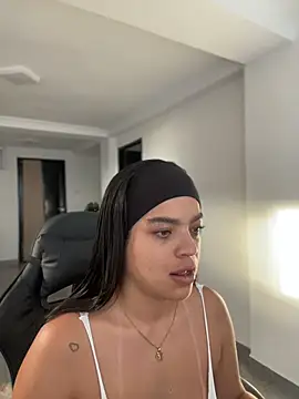 JuanitaMore01 online show from 04/02/26, 10:07