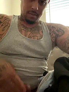 Snapshot of pnwzo chatting on 10/10/25, 09:58 pnwzo online show from 10/10/25, 09:58