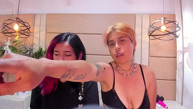 AnnieAndReach online show from 01/19/26, 01:15