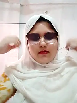 Snapshot of Nusrat-N chatting on 06/04/26, 10:10 Nusrat-N online show from 06/04/26, 10:10