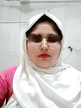 Snapshot of Nusrat-N chatting on 06/23/26, 10:13 Nusrat-N online show from 06/23/26, 10:13