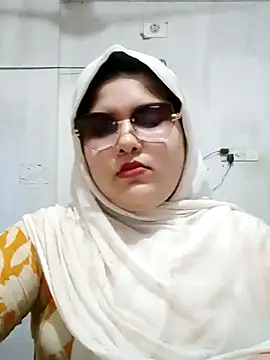 Snapshot of Nusrat-N chatting on 07/11/26, 03:42 Nusrat-N online show from 07/11/26, 03:42