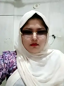 Snapshot of Nusrat-N chatting on 07/18/26, 02:10 Nusrat-N online show from 07/18/26, 02:10