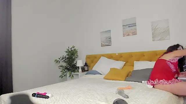 Kira Adler online show from 11/18/25, 01:11