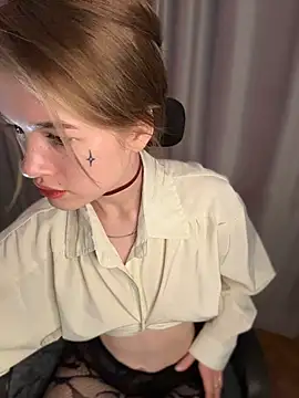 Snapshot of Marryme- chatting on 06/28/26, 02:34 Marryme- online show from 06/28/26, 02:34