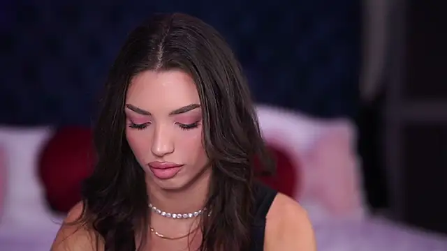 LalaRoze online show from 11/12/25, 07:57