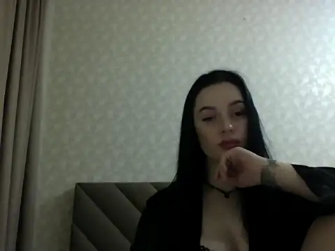 Lulii24 online show from 11/17/25, 05:02
