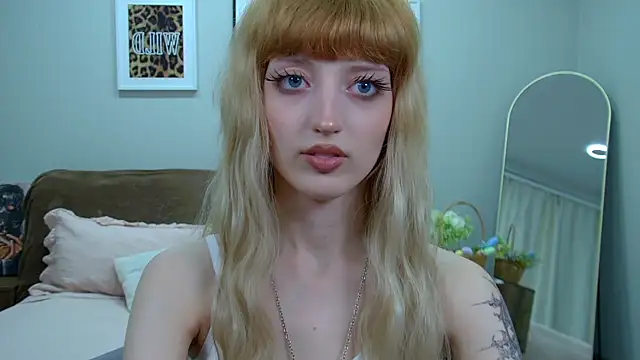 MistyMarlo online show from 04/18/26, 05:17