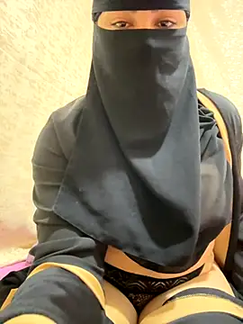  Laiali  online show from 11/04/25, 01:10