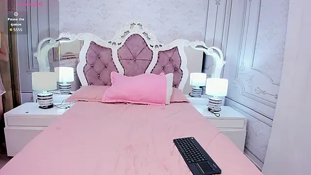 Sofi naughty18 online show from 10/28/25, 11:14