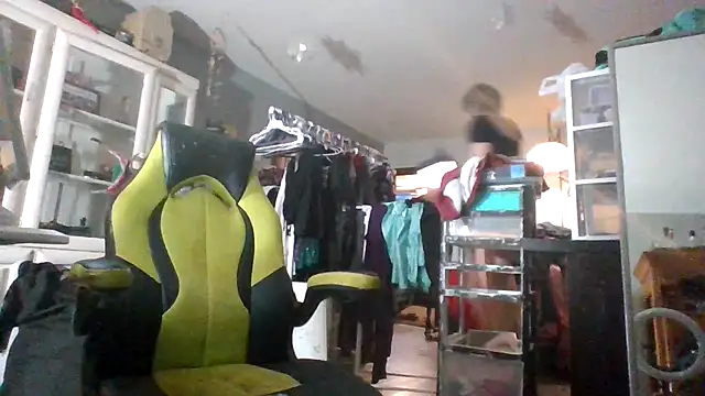 flavi1996 online show from 12/23/25, 02:53