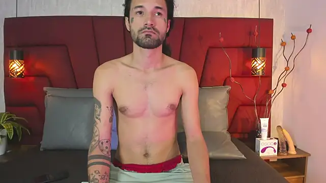 Hisoka 011 online show from 10/28/25, 07:49