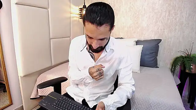 Hisoka 011 online show from 02/16/26, 07:32