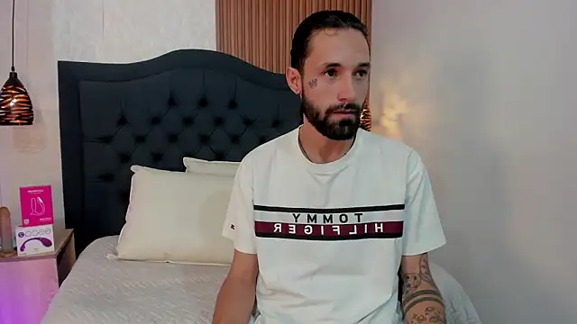 Hisoka 011 online show from 04/09/26, 07:19