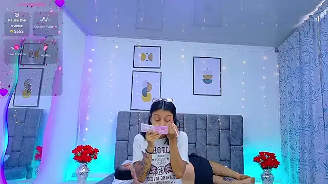 Soffia Konig  online show from 04/06/26, 12:17