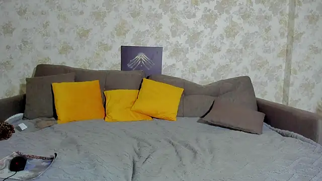 Julia Giulia online show from 03/07/26, 12:13