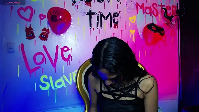 Snapshot of Sweettpleasure chatting on 10/15/25, 01:11 Sweettpleasure online show from 10/15/25, 01:11