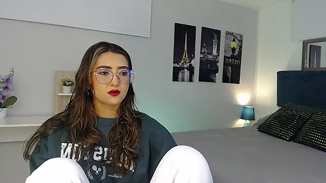 madame lottie online show from 10/08/25, 12:36