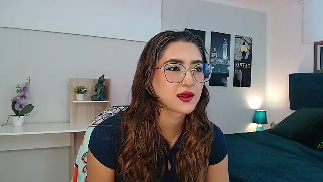 madame lottie online show from 10/16/25, 12:39