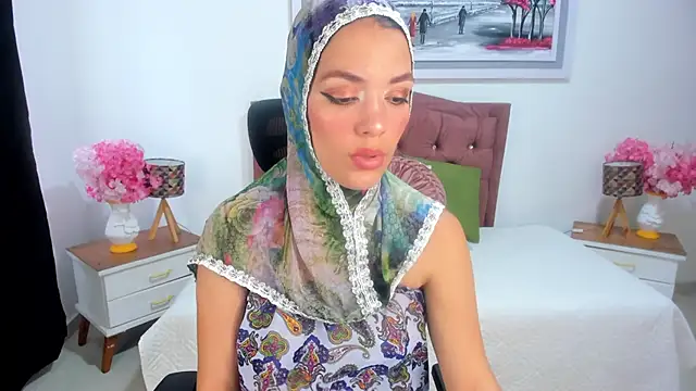 Snapshot of SofiaRivera1 chatting on 09/17/25, 08:32 SofiaRivera1 online show from 09/17/25, 08:32