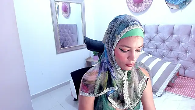 Snapshot of SofiaRivera1 chatting on 09/27/25, 09:20 SofiaRivera1 online show from 09/27/25, 09:20