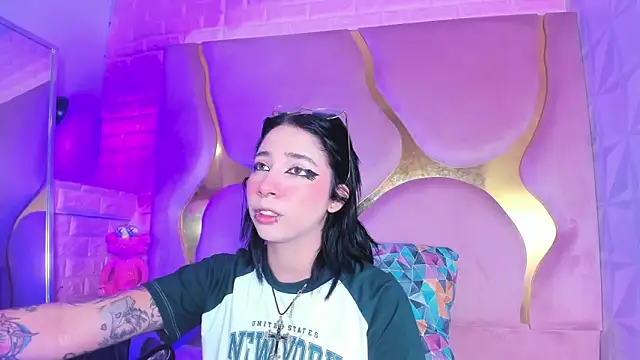 Niina Sissy online show from 05/12/26, 06:54