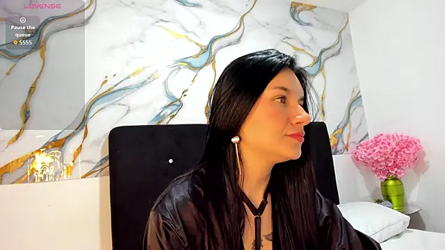 RoxanaBorns  online show from 06/01/26, 02:08