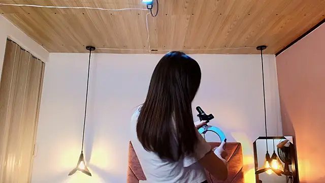 Hanna Lee   online show from 02/05/26, 08:02