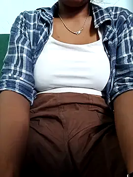 Snapshot of kissujaan chatting on 10/09/25, 04:10 kissujaan online show from 10/09/25, 04:10