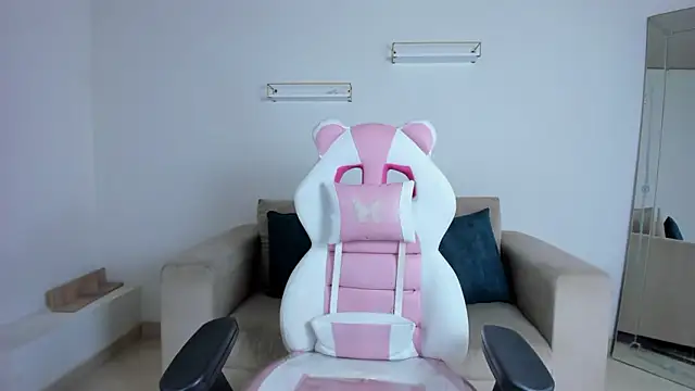 april smiith online show from 02/13/26, 12:23