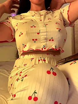 Snapshot of OnlyRima chatting on 09/08/25, 03:00 OnlyRima online show from 09/08/25, 03:00