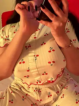 Snapshot of OnlyRima chatting on 09/11/25, 11:16 OnlyRima online show from 09/11/25, 11:16