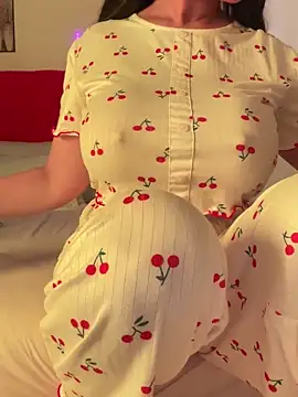 Snapshot of OnlyRima chatting on 09/16/25, 03:13 OnlyRima online show from 09/16/25, 03:13