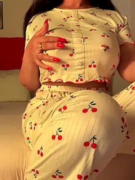 Snapshot of OnlyRima chatting on 09/21/25, 10:28 OnlyRima online show from 09/21/25, 10:28