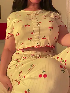 Snapshot of OnlyRima chatting on 10/04/25, 10:30 OnlyRima online show from 10/04/25, 10:30