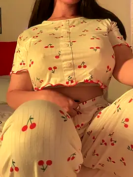 Snapshot of OnlyRima chatting on 10/07/25, 09:56 OnlyRima online show from 10/07/25, 09:56