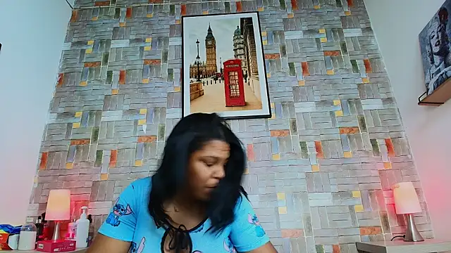 naomi campbel  online show from 12/18/25, 09:10