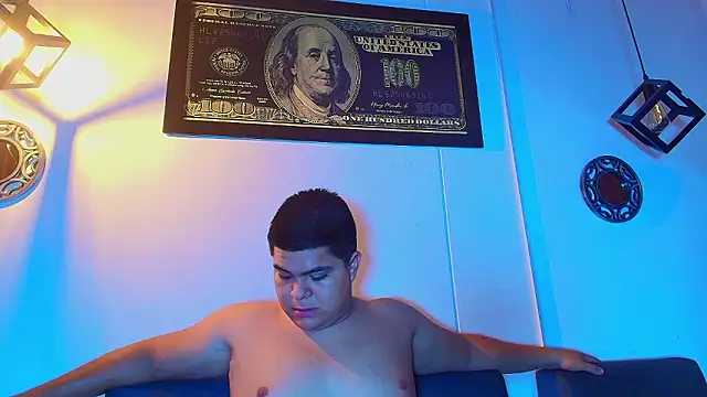 naomi campbel  online show from 03/25/26, 08:37