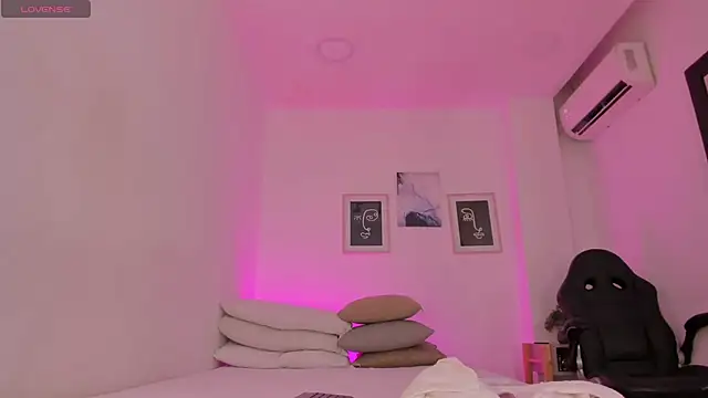 Anastasia lauren online show from 10/18/25, 08:09