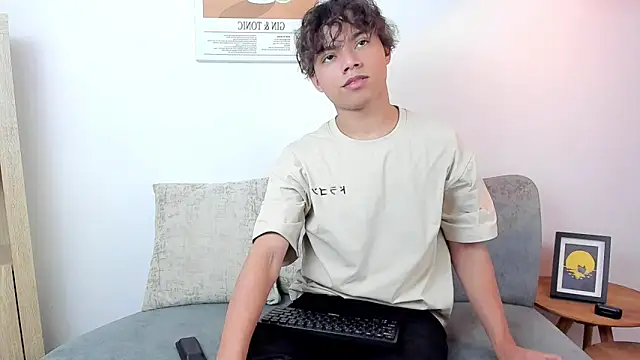 Honeymoon sariel online show from 02/23/26, 02:03